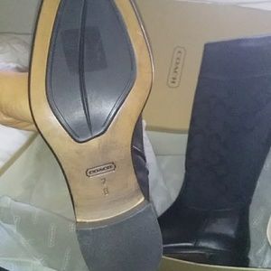 Size 7 women's coach boots